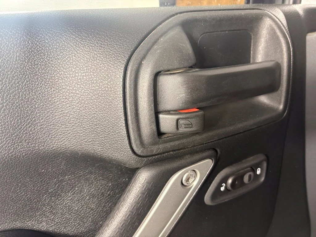 Used 2016 Silver Jeep Unlimited Rubicon image 21