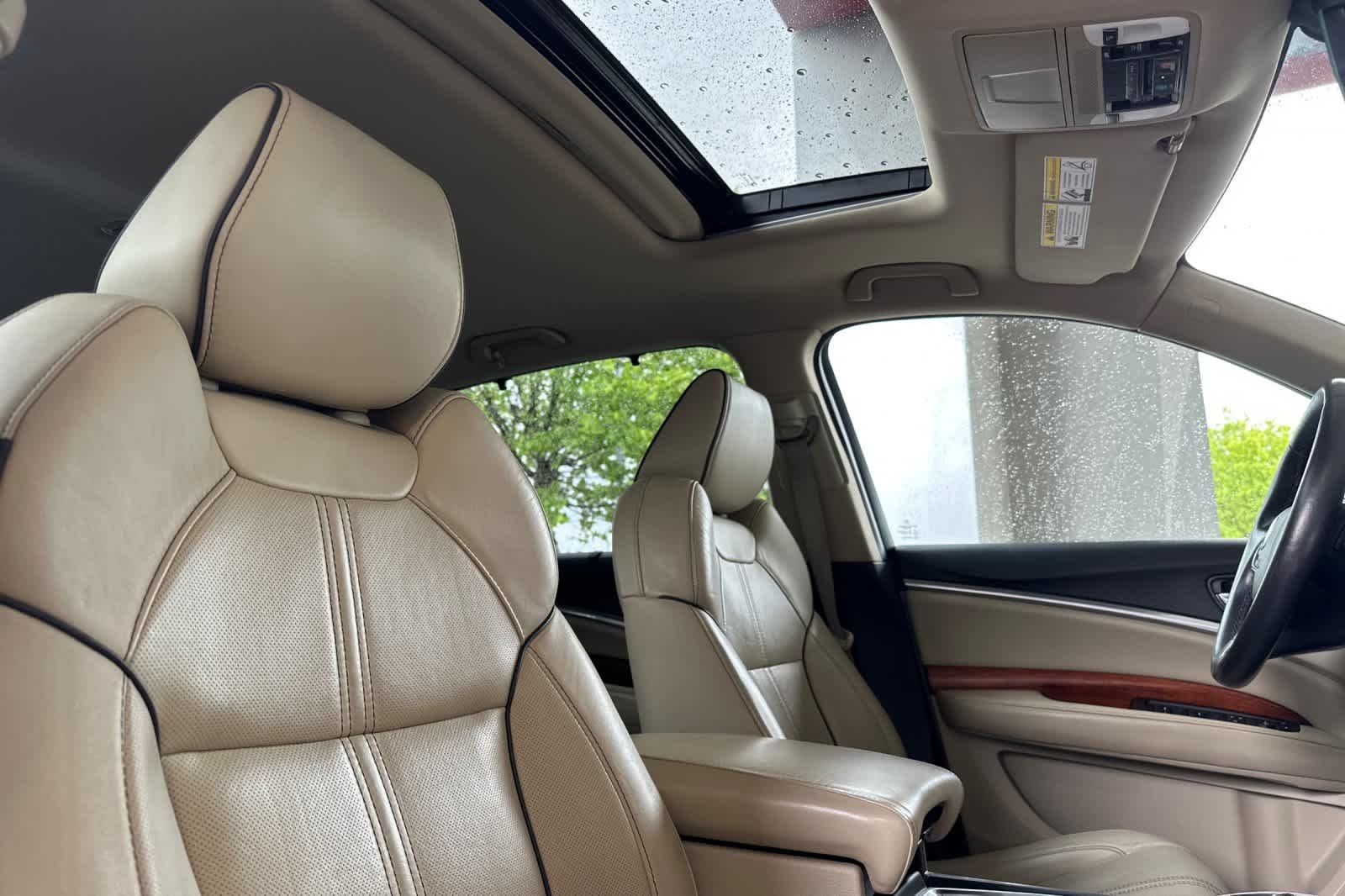 Used 2017 Red Acura w/Advance Pkg image 18
