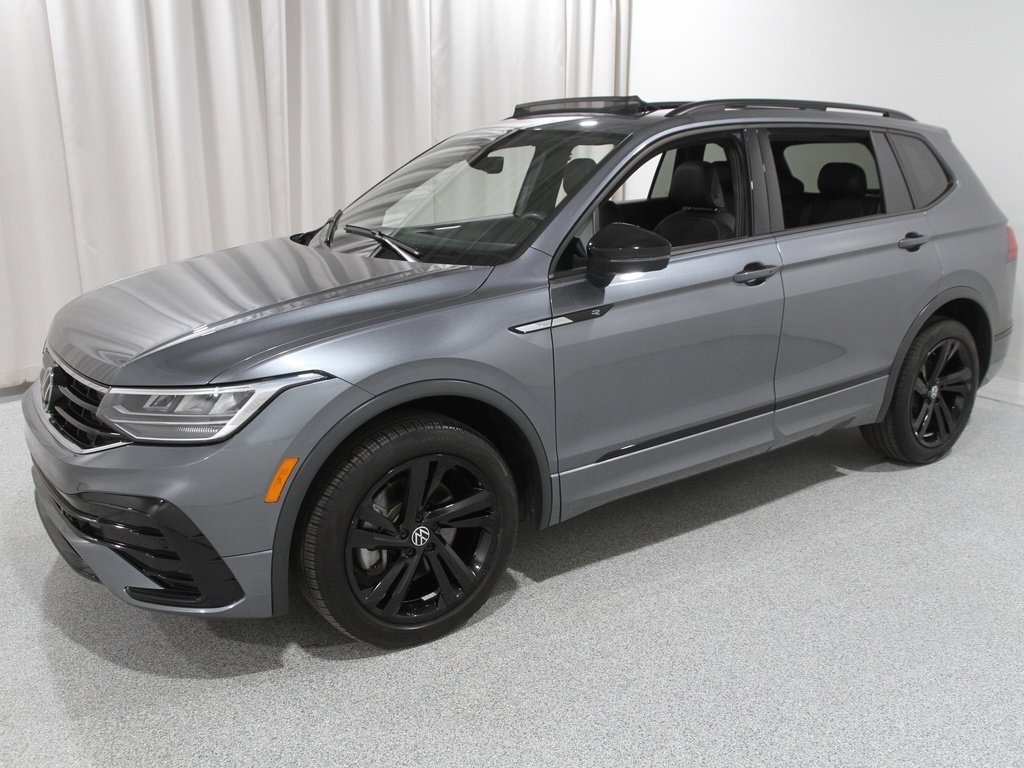 2023 Volkswagen Tiguan SE R-Line Black photo 2