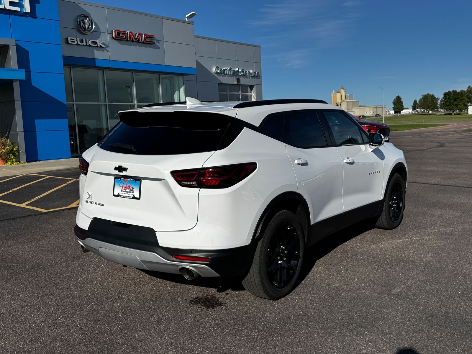 Used 2024 Summit White Chevrolet LT image 9