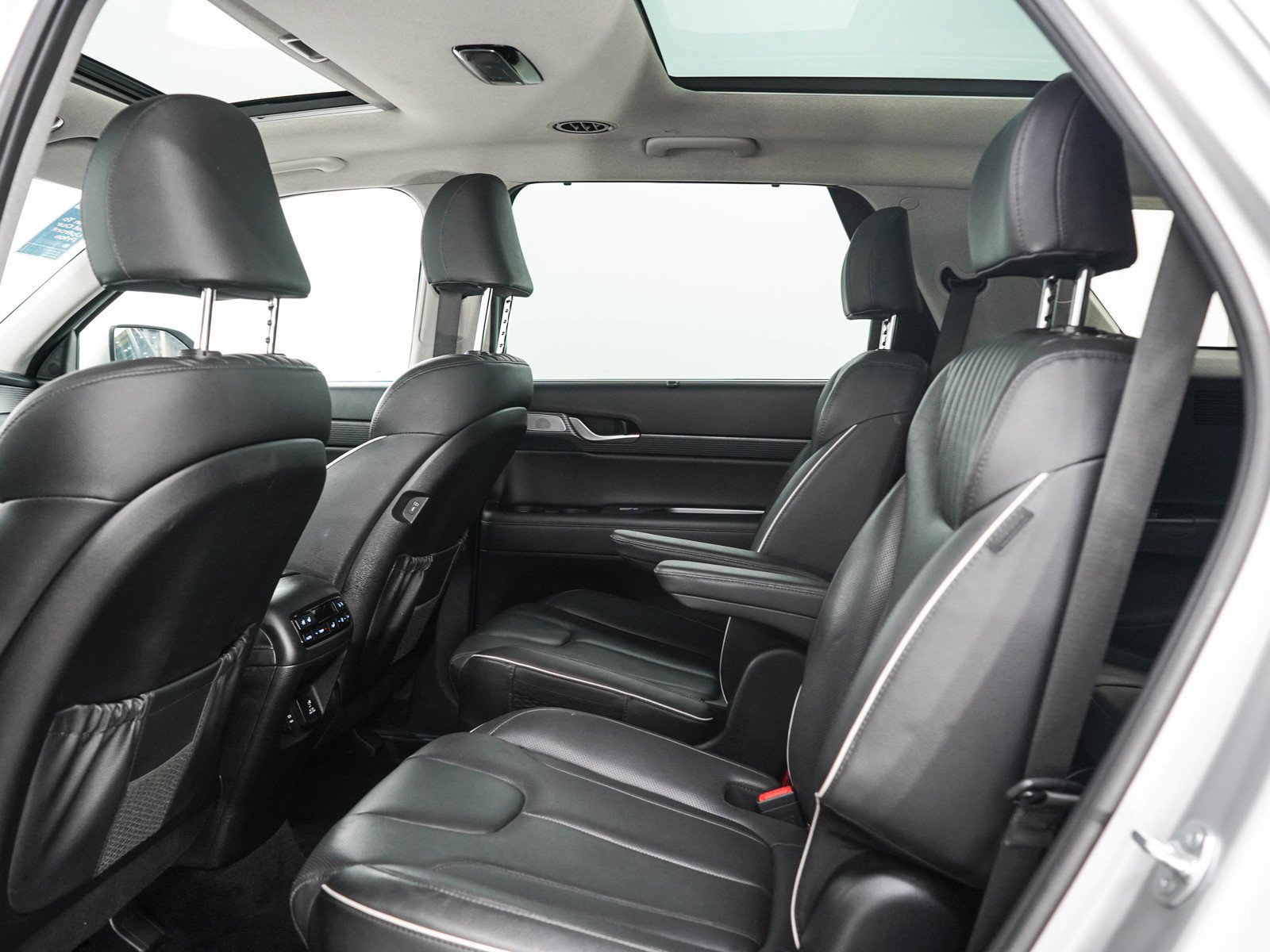 2025 Hyundai Palisade Limited - Photo 17