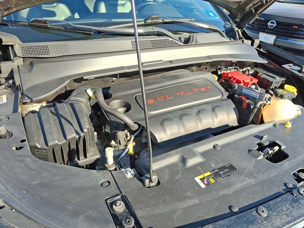 Used 2021 Gray Jeep Latitude image 28