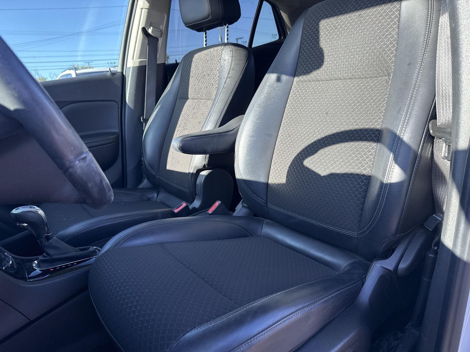 Used 2019 White Frost Tricoat Buick Sport Touring image 8