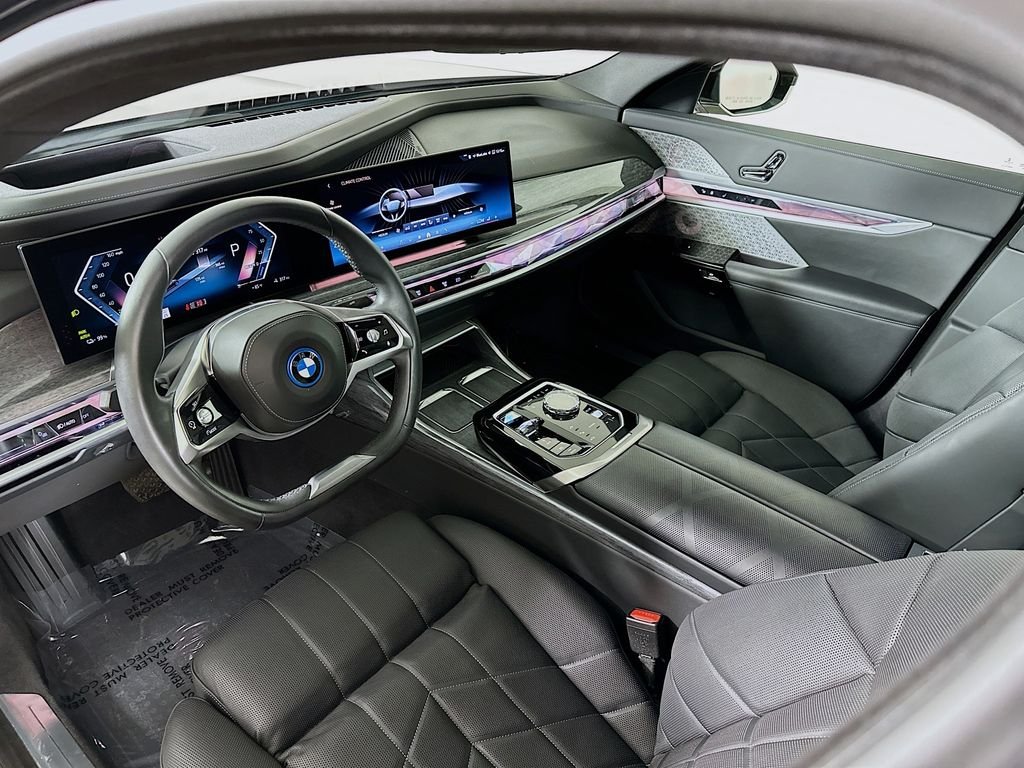 Used 2023 Black Sapphire Metallic BMW xDrive60 image 11