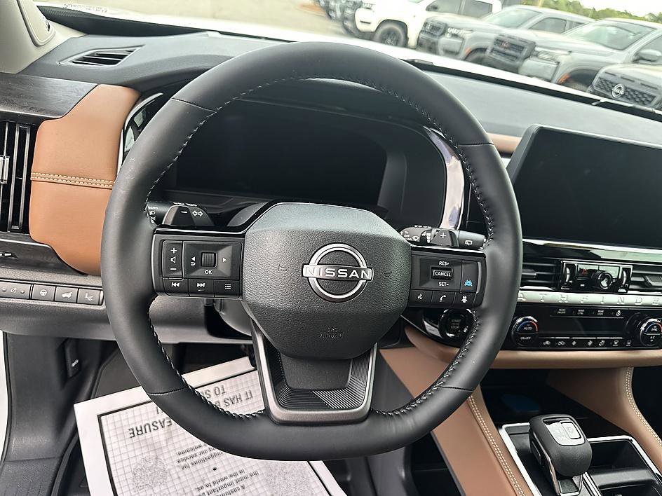 Certified Used 2026 Everest White Pearl Tricoat Nissan Platinum image 23