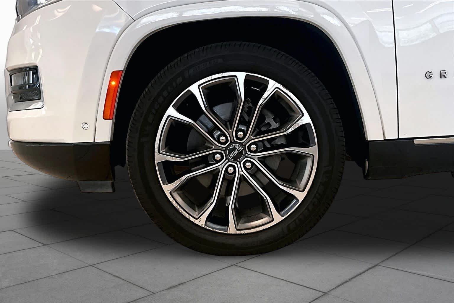 Used 2023 Bright White Clearcoat Jeep Series III image 9
