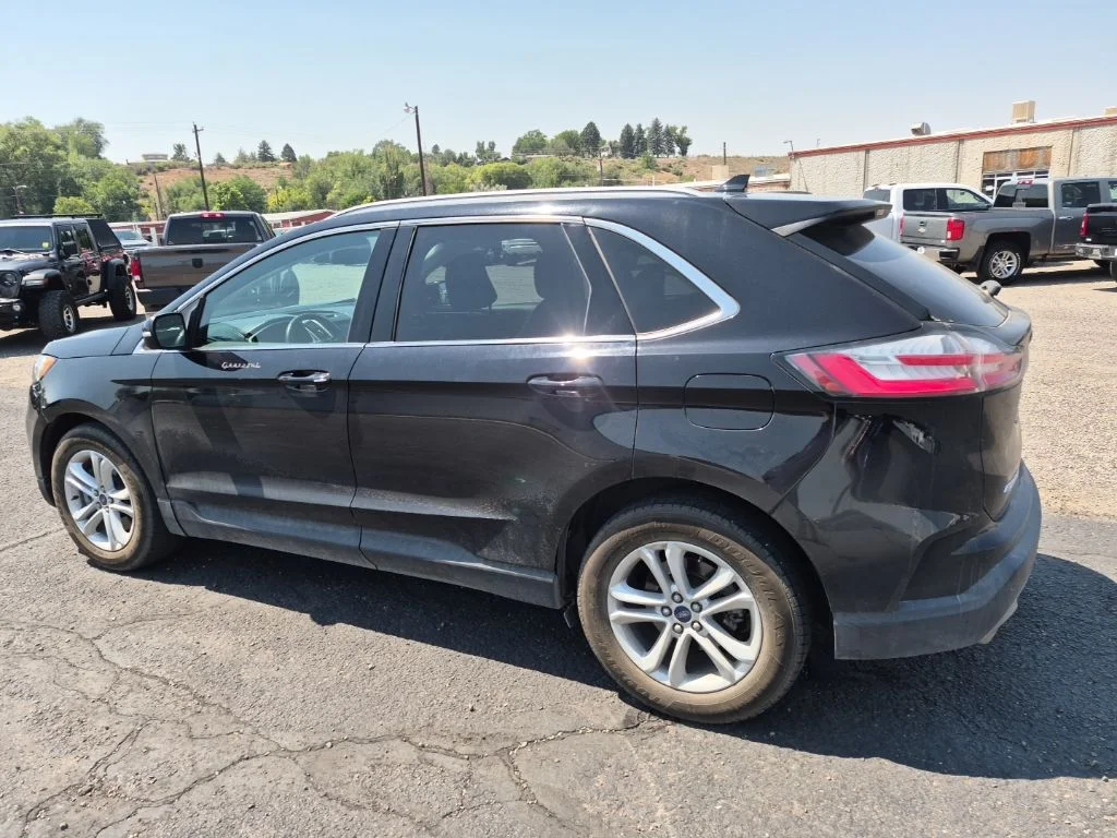 Used 2020 Black Ford SEL image 6