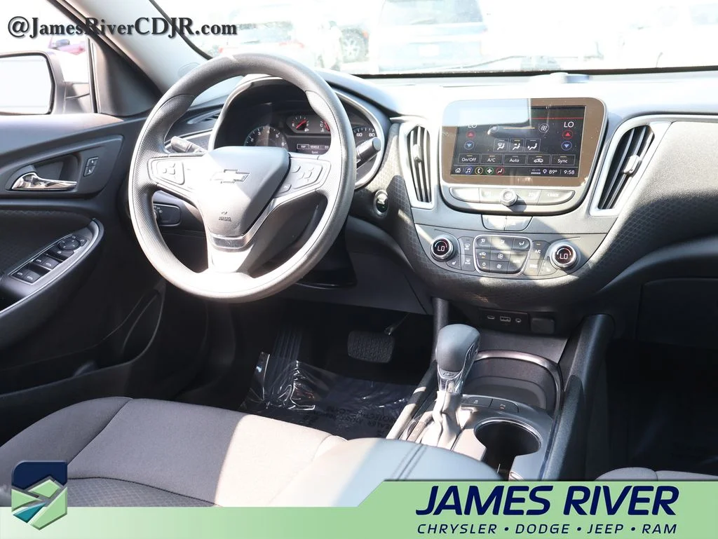 Used 2024 White Chevrolet LT image 13