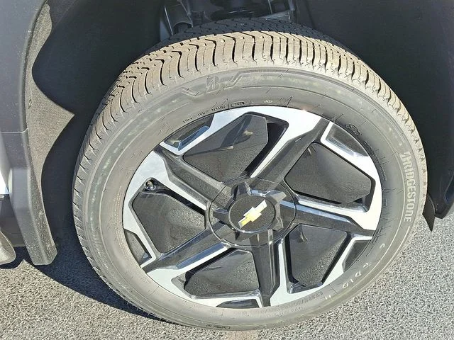 New 2026 White Chevrolet LT image 7