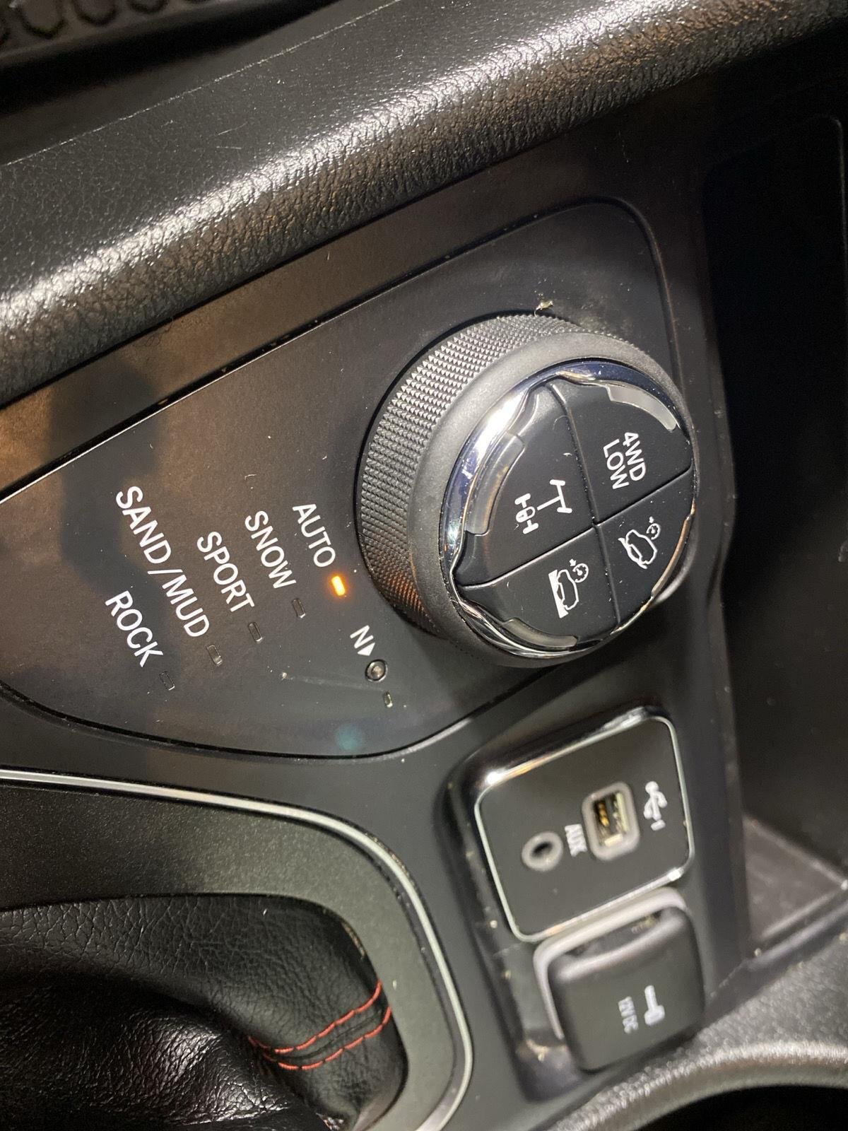 Used 2022 Hydro Blue Pearlcoat Jeep Trailhawk image 21