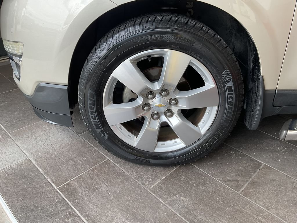 Used 2013 Gold Chevrolet LTZ image 4