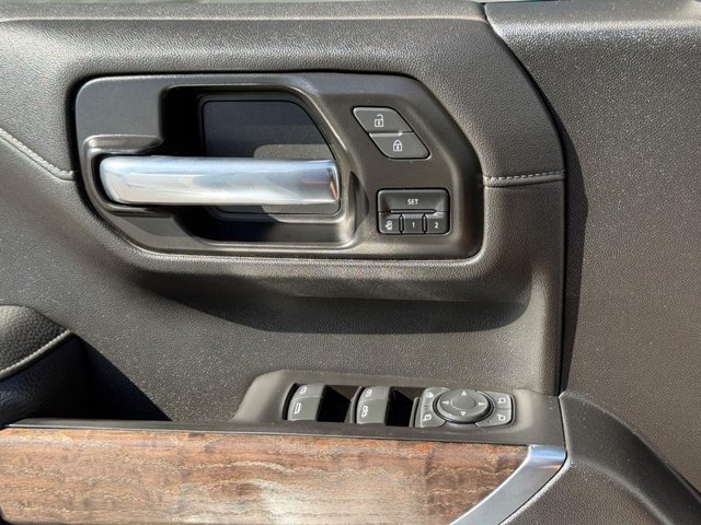Used 2021 WHITE FROST TRICOAT GMC Denali image 24