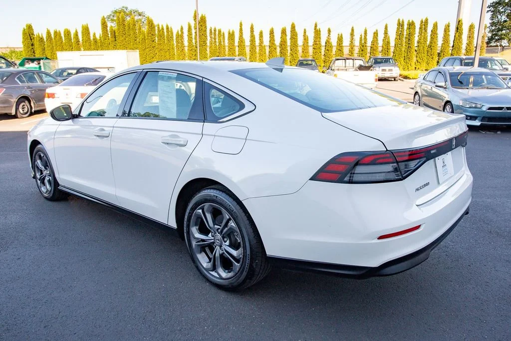 Certified Used 2023 Platinum White Pearl Honda 1.5T EX image 38