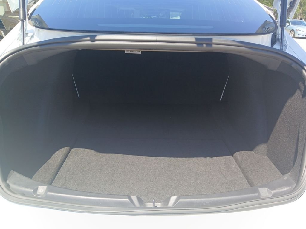 Used 2019  Tesla Long Range image 19