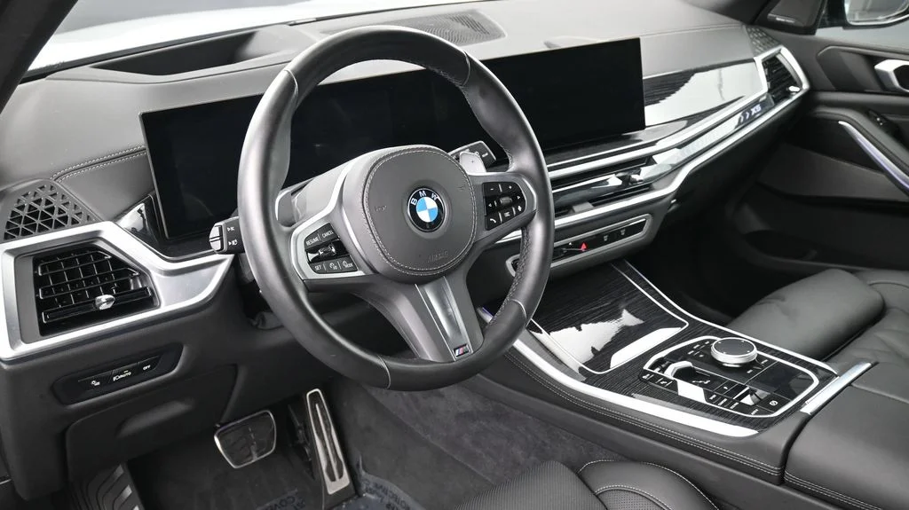 Certified Used 2025 Brooklyn Grey Metallic BMW sDrive40i image 7