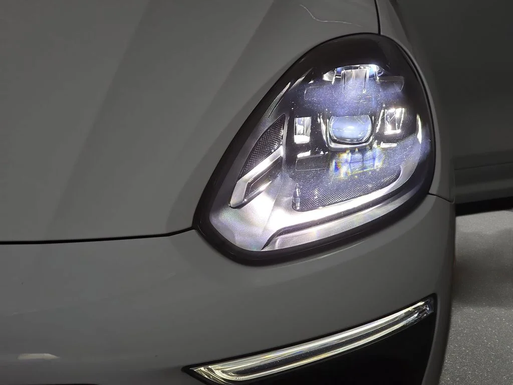 Used 2017  Porsche S image 33
