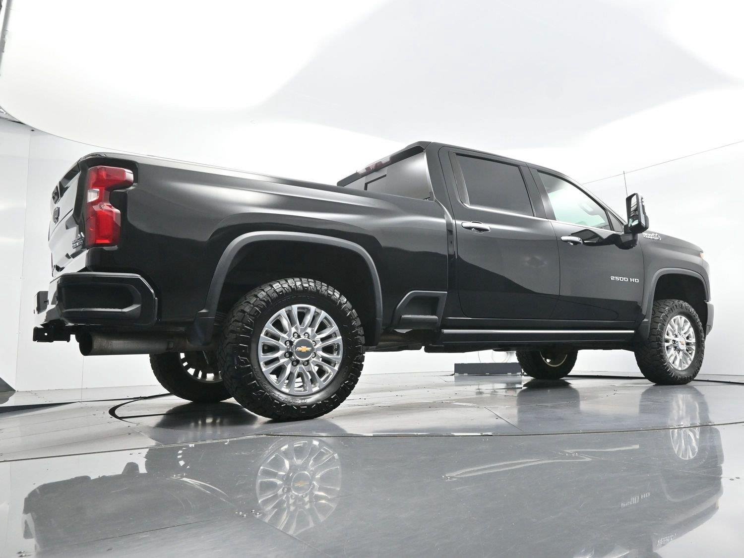 Used 2023 BLACK Chevrolet High Country image 50