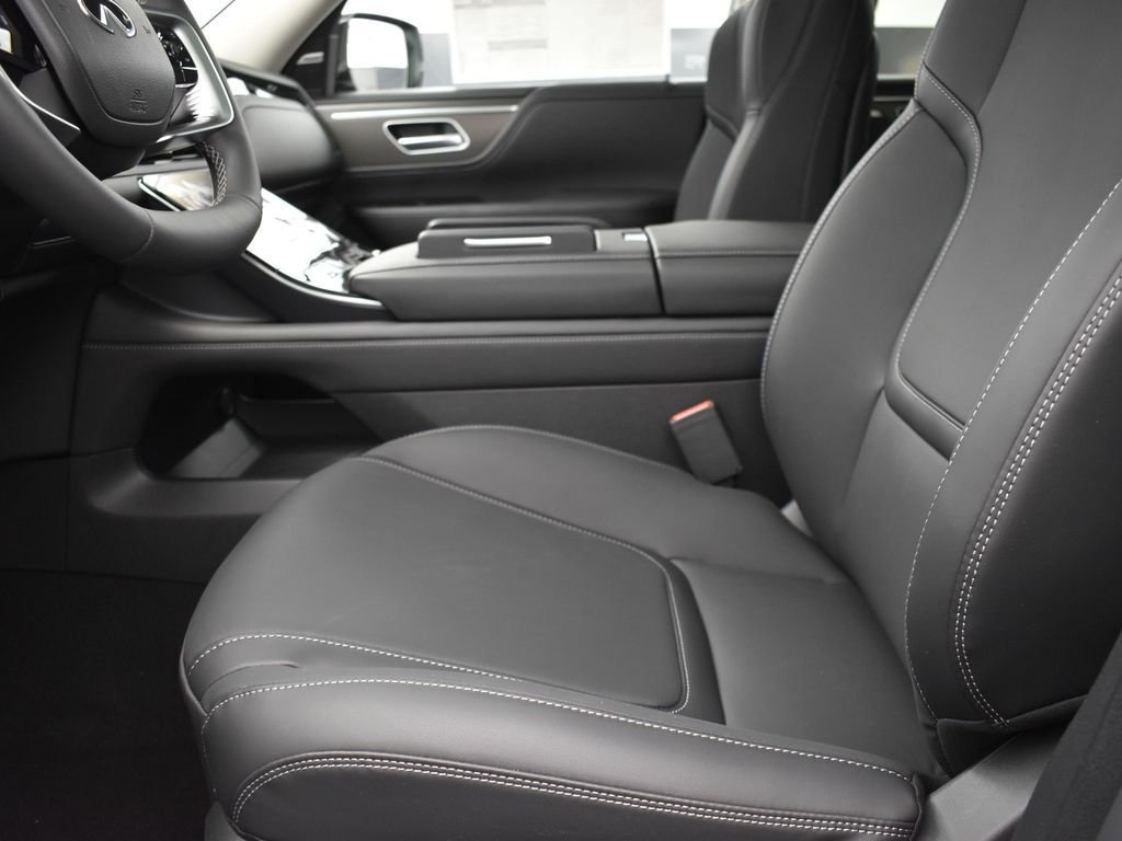 Used 2025 Black INFINITI PURE image 13