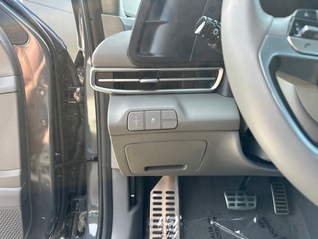 Used 2026 Gray Hyundai SEL Sport image 12
