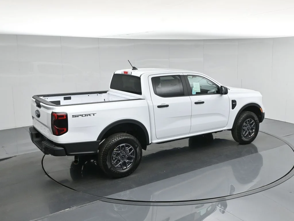 New 2026 Oxford White Ford XLT image 38