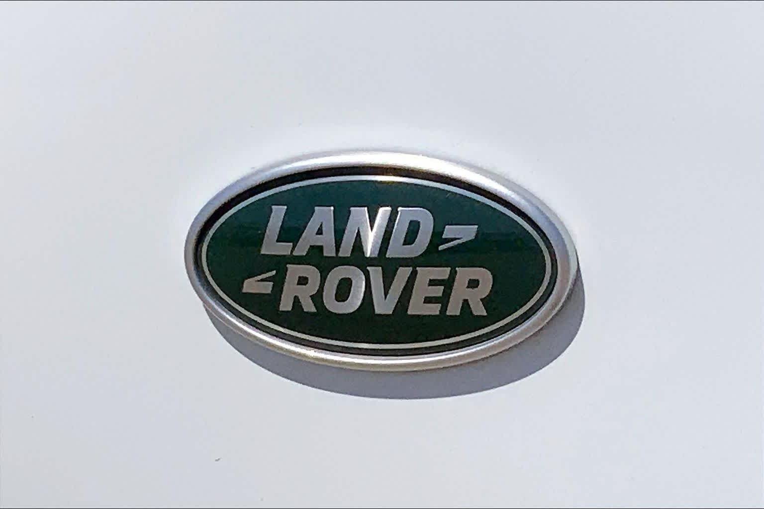 Used 2023 Fuji White Land Rover R-Dynamic S image 18