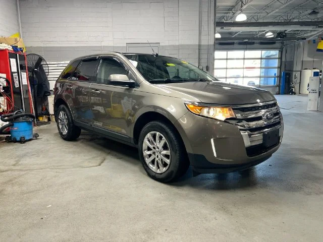 Used 2013 Gray Ford SEL image 12