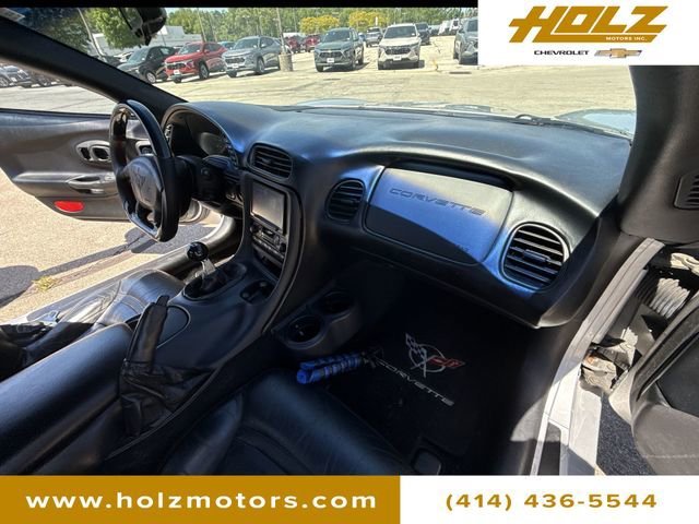 Used 2000 Sebring Silver Metallic Chevrolet 2dr Convertible image 26