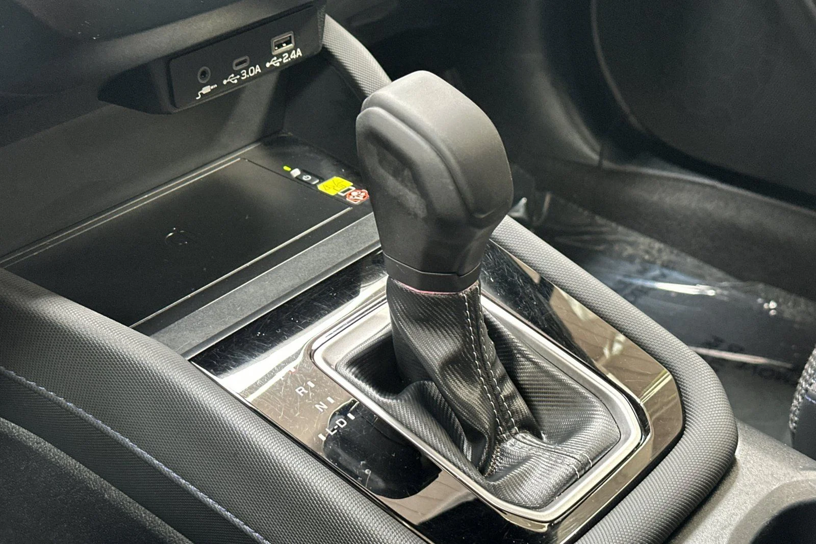 Certified Used 2025 Gray Subaru Premium image 27