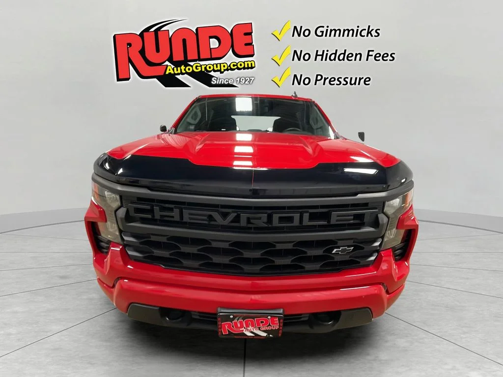 Used 2023 Red Chevrolet Custom image 9