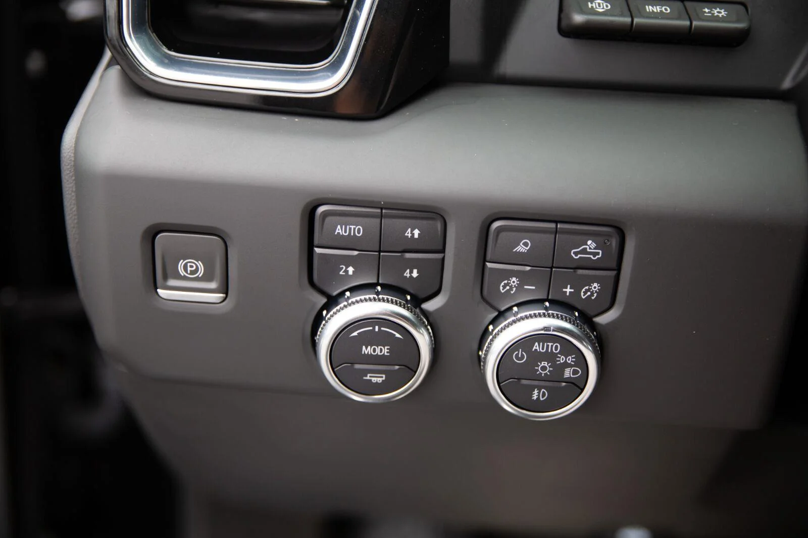 Used 2024 Onyx Black GMC Denali image 20