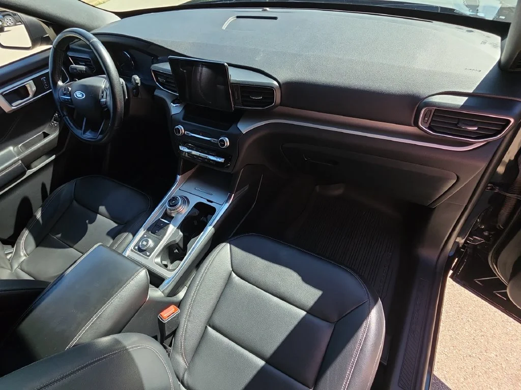 Used 2020 Black Ford XLT image 17
