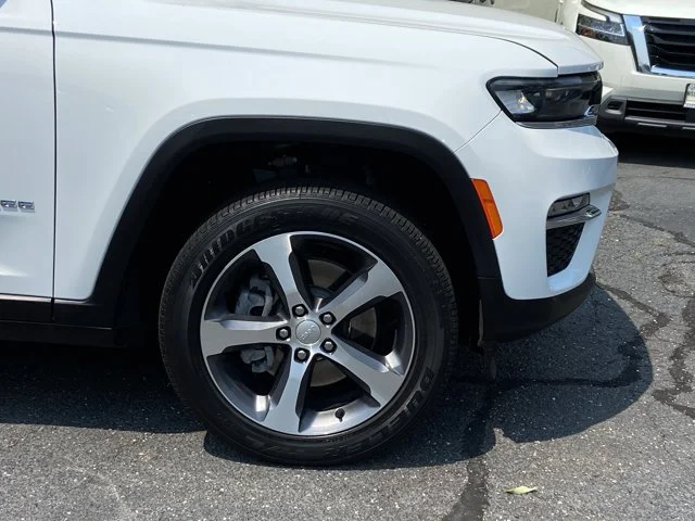 Used 2024 Bright White Clearcoat Jeep 4DR 4WD image 8
