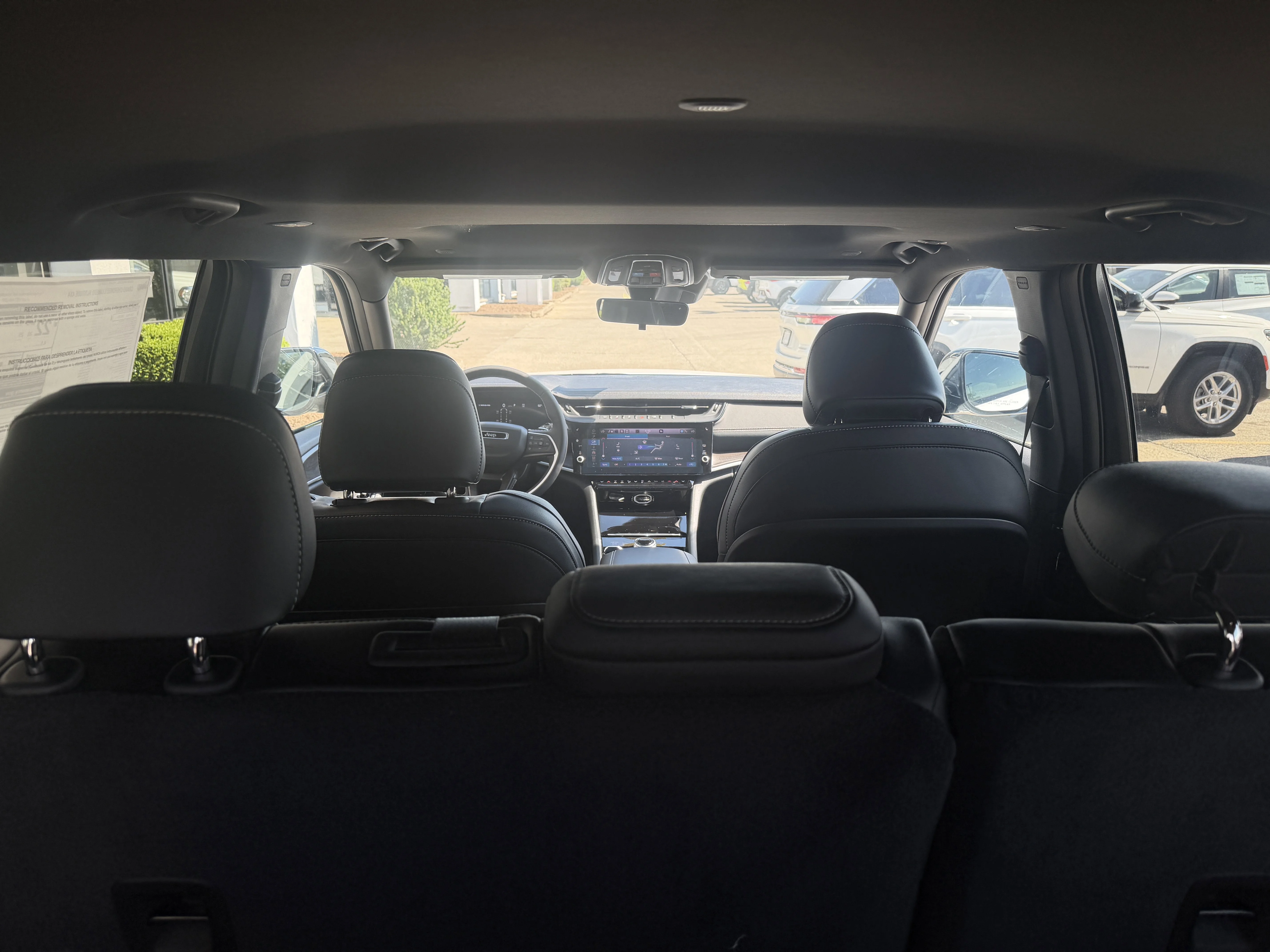 New 2026 Bright White Clear-Coat Exterior Paint Jeep Altitude image 13
