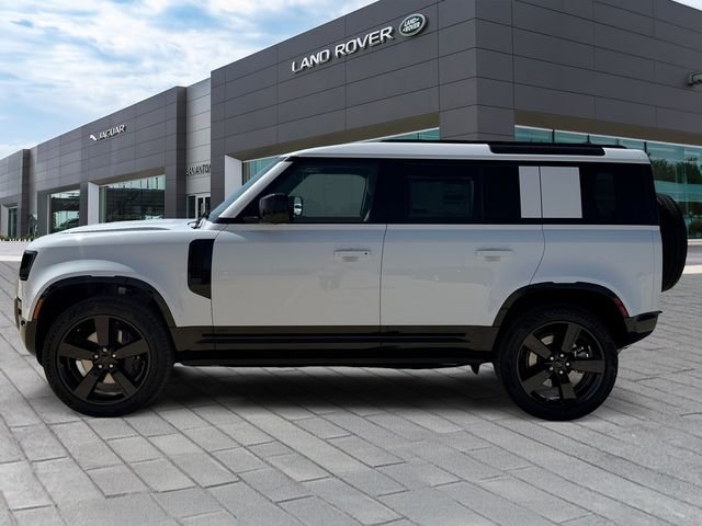 New 2026 Fuji White Land Rover X-Dynamic SE image 2