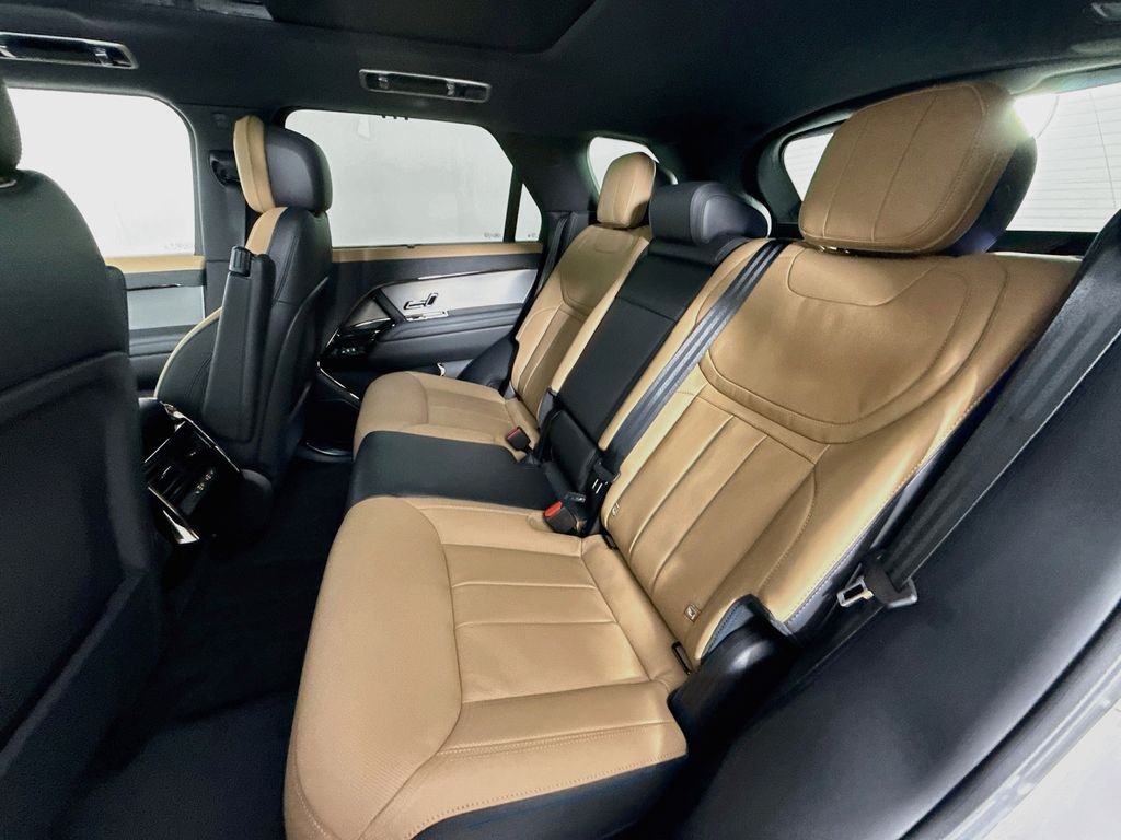 New 2026 Borasco Grey Land Rover Dynamic SE image 26