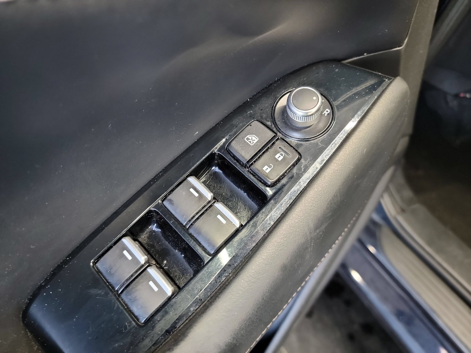 Used 2018 Machine Gray Metallic Mazda Touring image 13