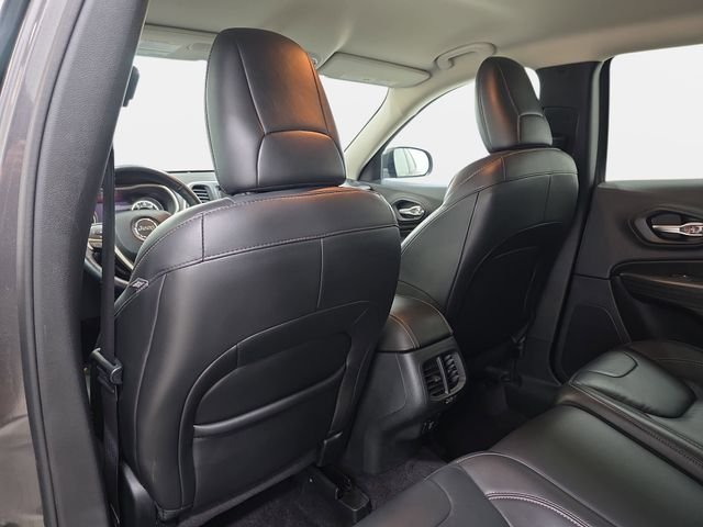 Used 2016 Granite Crystal Metallic Clearcoat Jeep Limited image 12