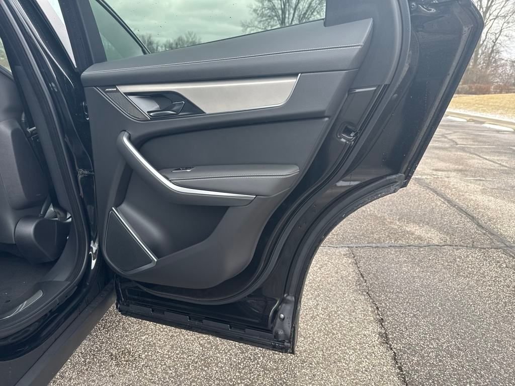 2026 Jaguar F-Pace R-Dynamic S - Photo 17