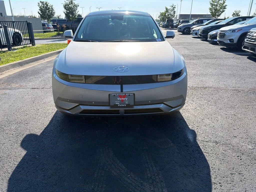 Used 2023 Gold Hyundai Limited image 2
