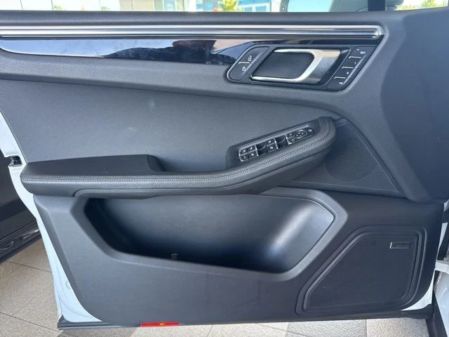 2022 Porsche Macan Base - Photo 18