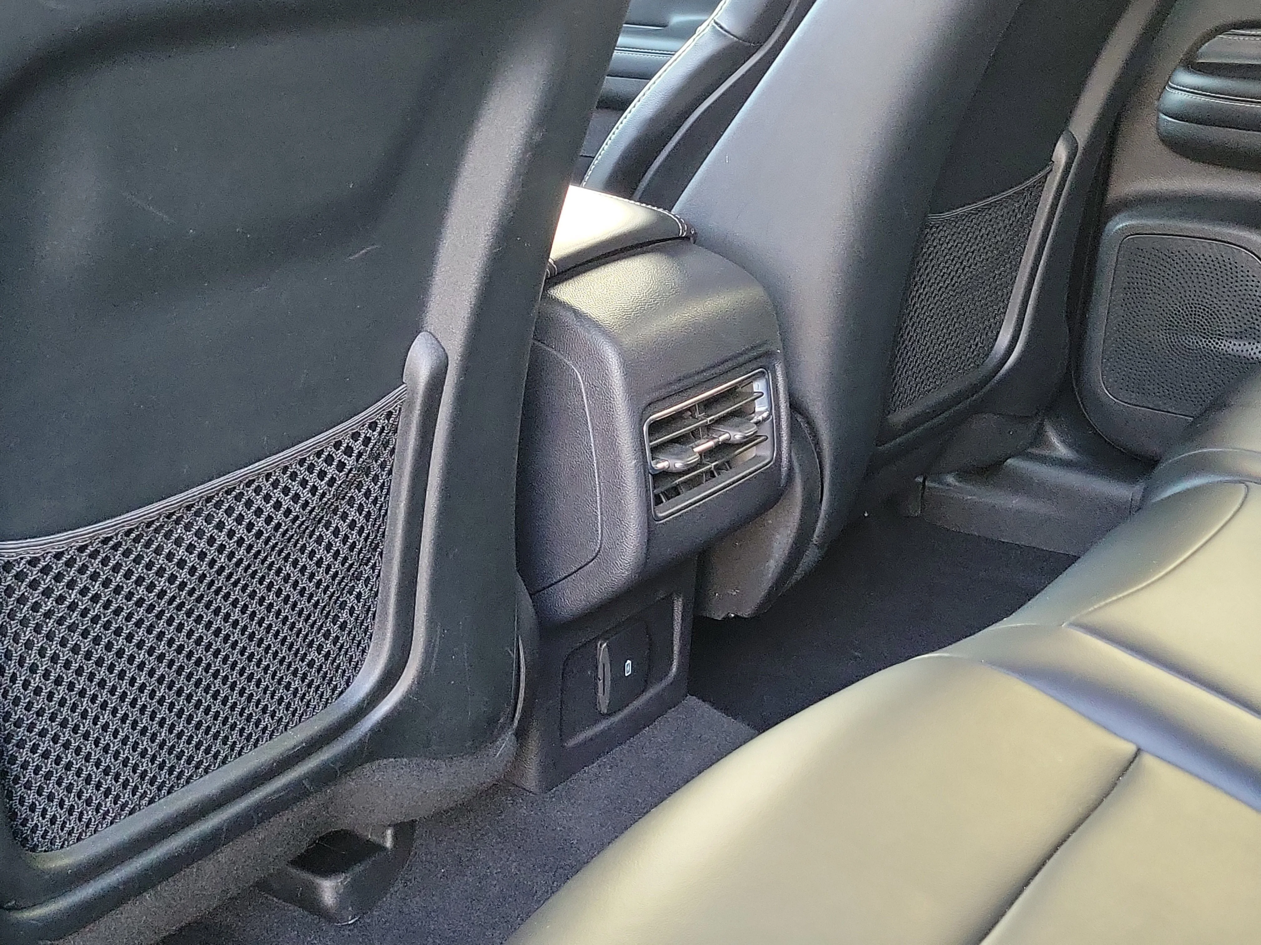 Used 2023 Black Metallic Lincoln Standard image 11