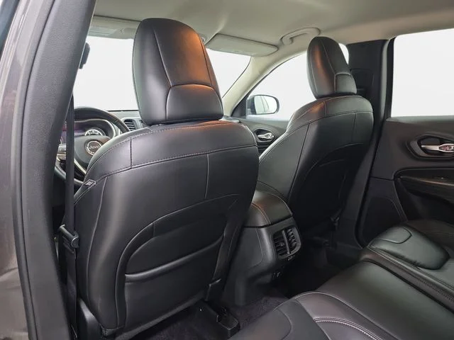 Used 2016 Granite Crystal Metallic Clearcoat Jeep Limited image 12