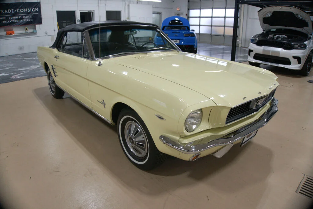 Used 1966 Yellow Ford  image 7
