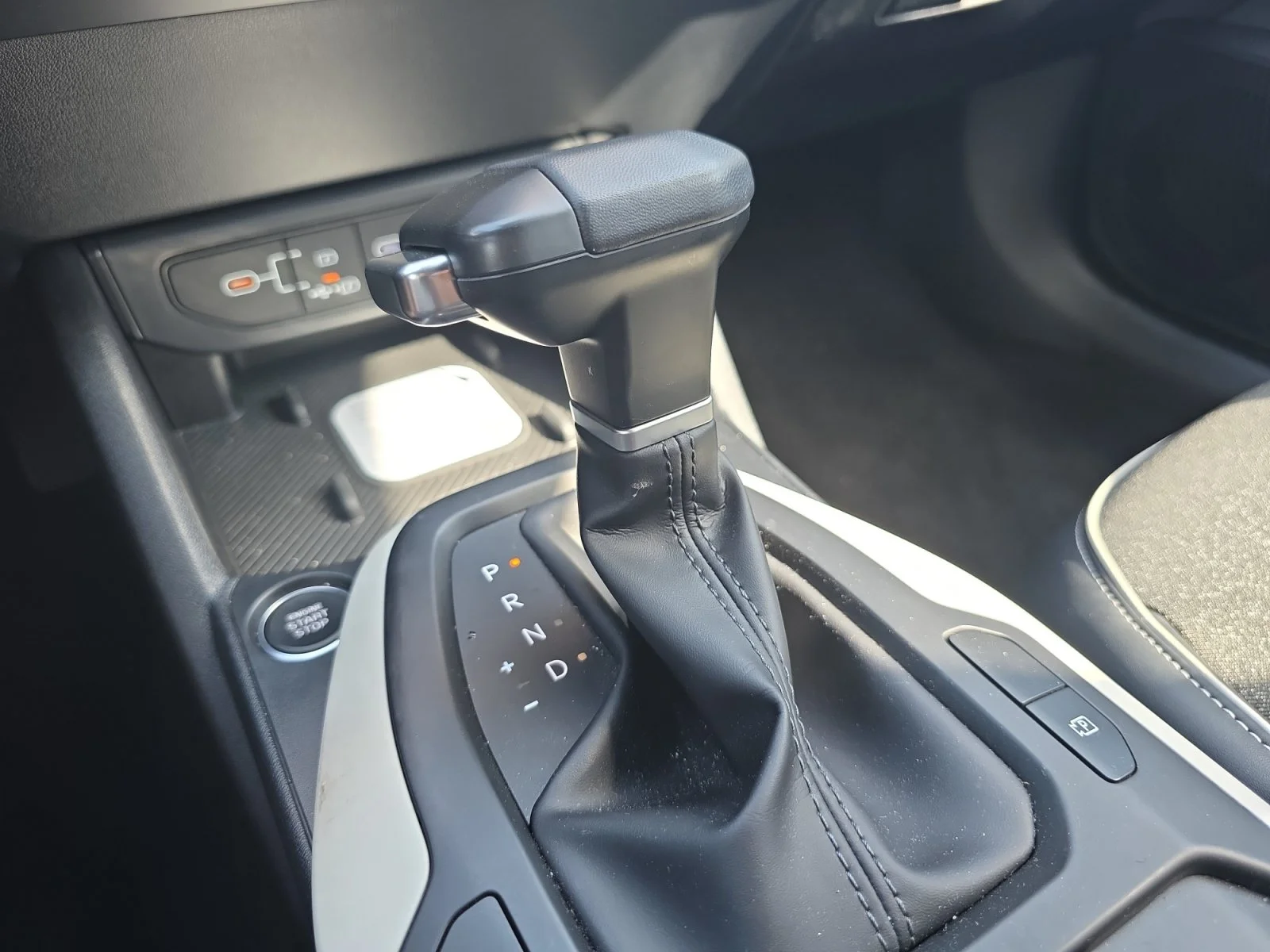 Certified Used 2025 Wave Blue Kia GT-Line image 20