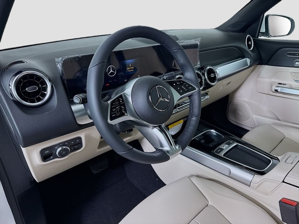 Used 2026 White Mercedes-Benz GLB 250 image 9