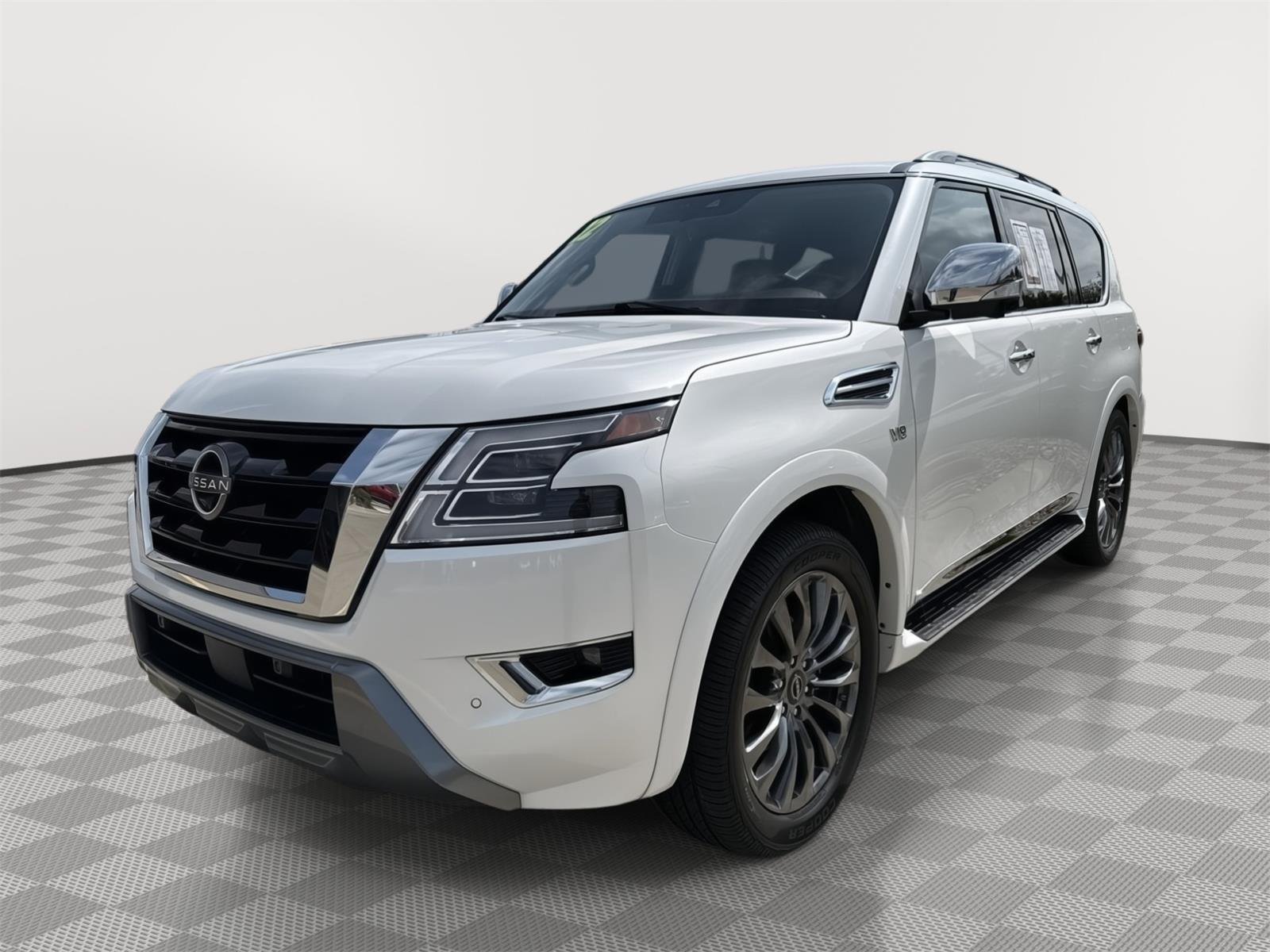 Used 2022 Aspen White TriCoat Pearl Nissan Platinum image 3