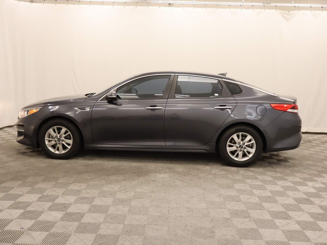 Used 2017 Kia Optima LX with VIN KNAGT4L34H5163832 for sale in Scottsdale, AZ