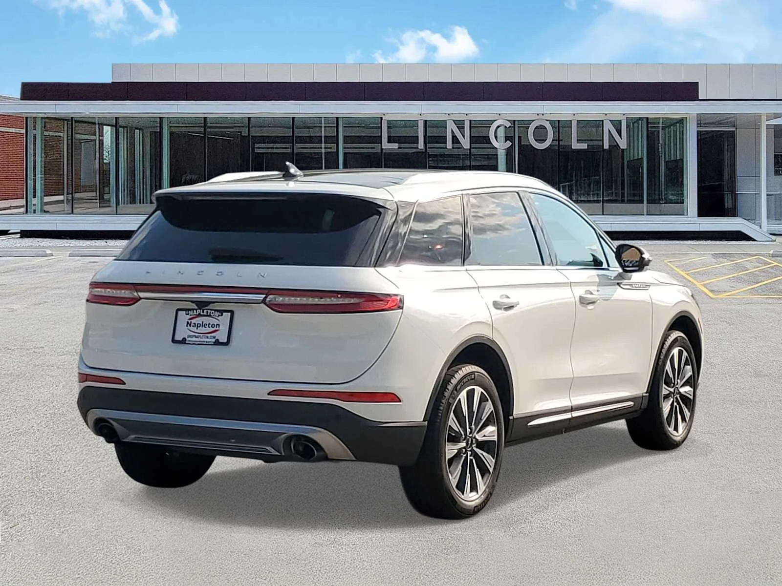Used 2022 White Lincoln Reserve image 4