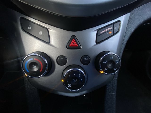 Used 2020 SILVER ICE METALLIC Chevrolet LT image 18