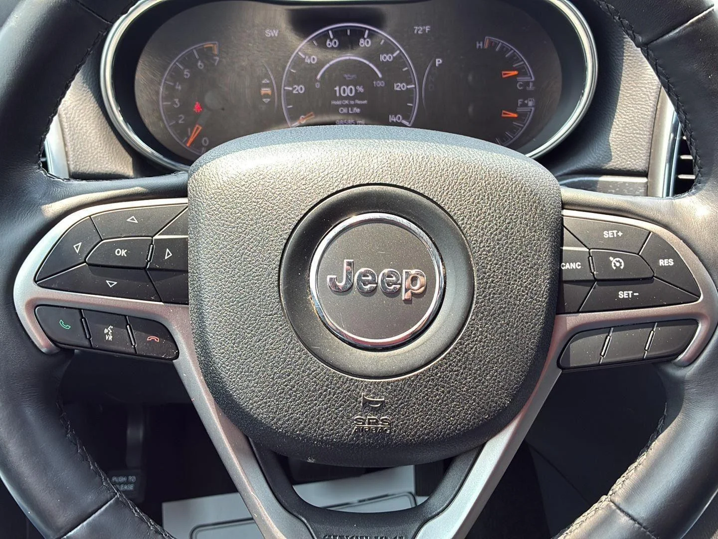 Used 2018 Granite Crystal Metallic Clearcoat Jeep Altitude image 40
